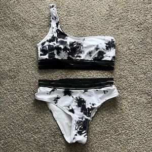 One shoulder bikini